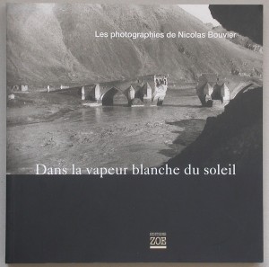 Dans la vapeur blanche du soleil